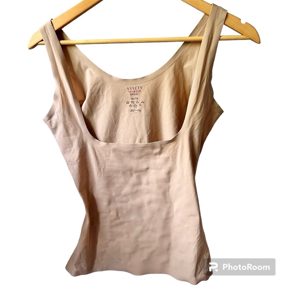 Assets by Spanx Red Hot Label Clever Controller Tank Size XL